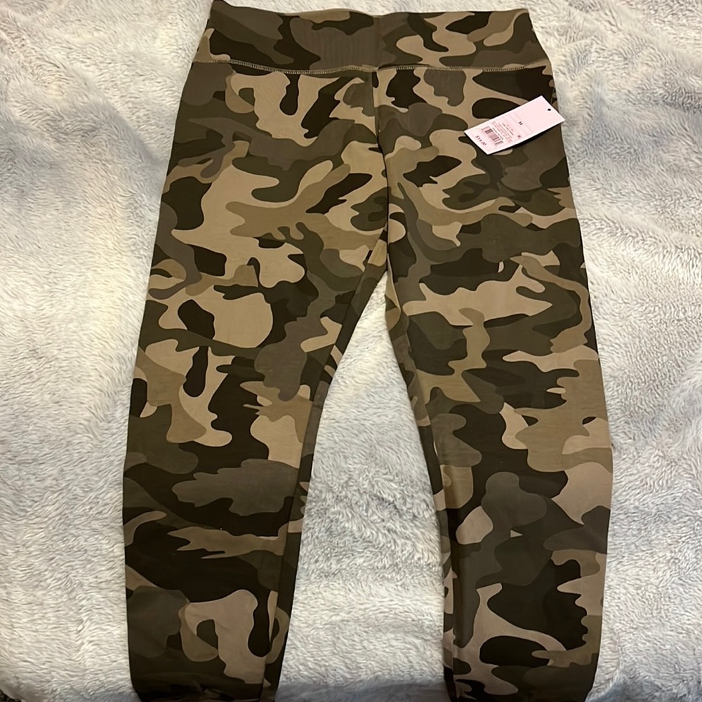 Never worn before camouflage leggings